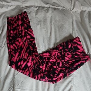 POP Fit Vibrant Pink and Black Patterned Leggings